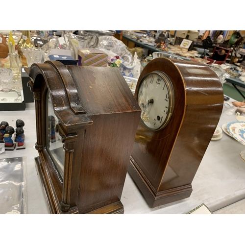 202 - TWO VINTAGE MANTLE CLOCKS TO INCLUDE AN EDWARDIAN WITH INLAID SHELL PATTERN AND A MAHOGANY CASED WIT... 