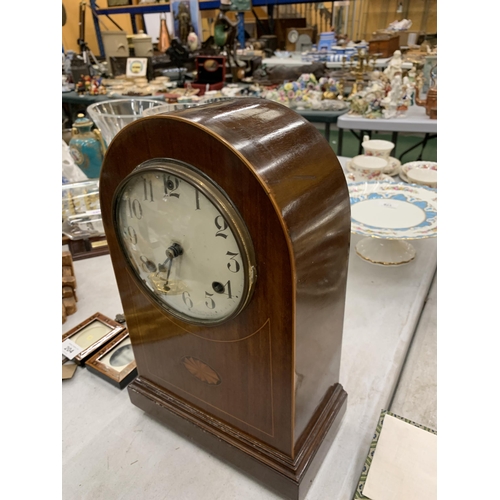 202 - TWO VINTAGE MANTLE CLOCKS TO INCLUDE AN EDWARDIAN WITH INLAID SHELL PATTERN AND A MAHOGANY CASED WIT... 