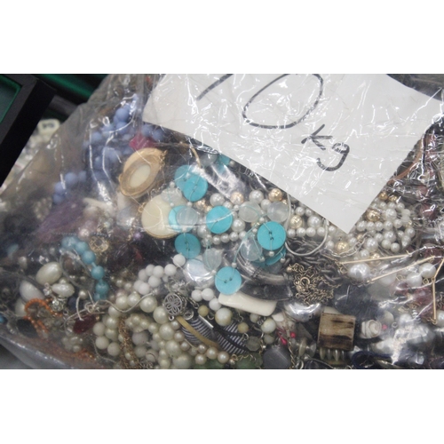 240 - 10KG OF VINTAGE COSTUME JEWELLERY