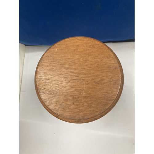 31 - A LARGE WOODEN GLASS EGG TIMER