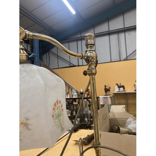 62 - A LATE VICTORIAN BRASS READING LAMP