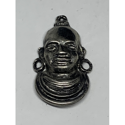 564 - A VINTAGE AFRICAN TRIBAL MANS HEAD PENDANT