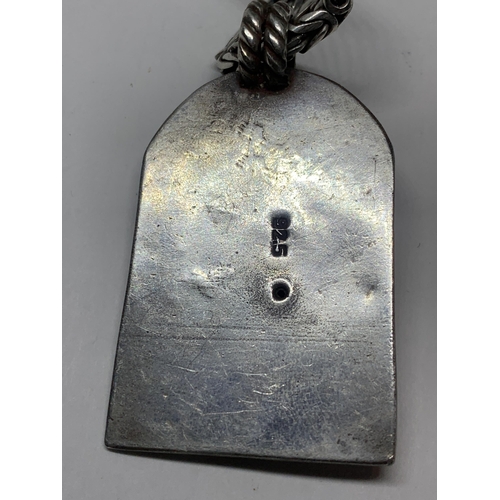 596 - A HEAVY MARKED SILVER NECKLACE AND PENDANT