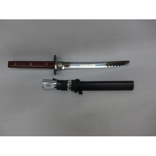 292 - A 20TH CENTURY JAPANESE TANTO KNIFE AND SCABBARD, 29CM BLADE