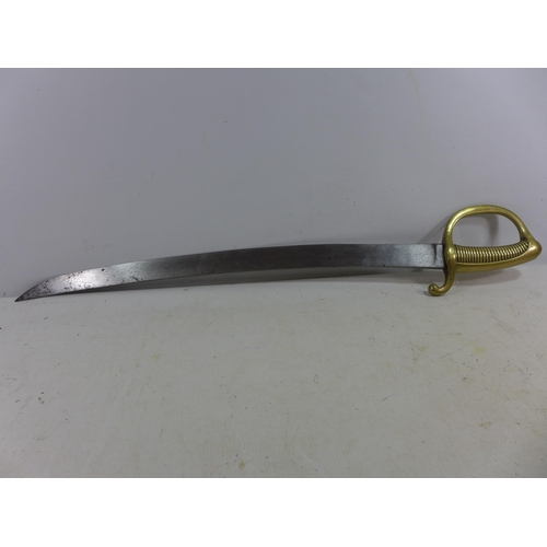 447 - A FRENCH BRIQUET CUTLESS, 60CM BLADE, SOLID BRASS GRIP, LENGTH 74CM