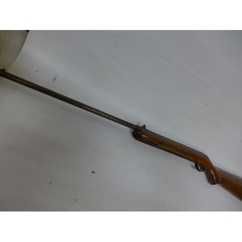 451 - A BSA .177 CALIBRE AIR RIFLE, 47CM BARREL, LENGTH 108CM