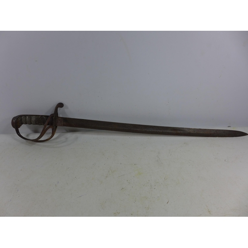 460 - AN EARLY 19TH CENTURY SHORT SWORD, 60CM BLADE, LENGTH 72CM