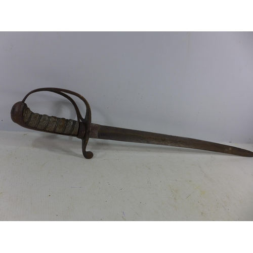 460 - AN EARLY 19TH CENTURY SHORT SWORD, 60CM BLADE, LENGTH 72CM