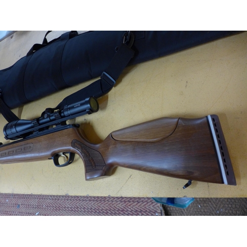 462 - A GOOD QUALITY HATSAN DOMINATOR 200W QUATRRO TRIGGER .22 CALIBRE AIR RIFLE, 46CM BARREL, FITTED WITH... 