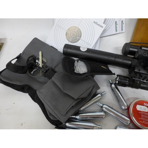 463 - A GAMO PT-85 BLOWBACK .177 CALIBRE CO2 PISTOL, 25CM BARREL WITH TELESCOPIC SIGHTS AND TORCH, LASER, ... 