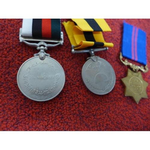 484 - A PAKISTAN WAR MEDAL, FURTHER PAKISTAN MEDAL DATED 1956 AND ANOTHER DATED 1965 (3)