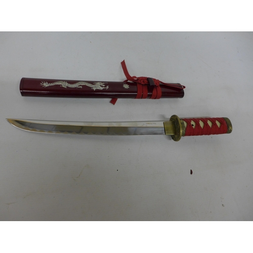 499 - A 20TH CENTURY JAPANESE TANTO KNIFE AND SCABBARD, 30CM BLADE