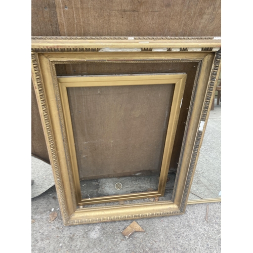 2981 - A GILT FRAMED PICTURE FRAME, 40