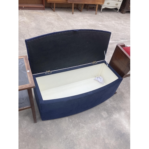 3015 - A BLUE OTTOMAN, 42