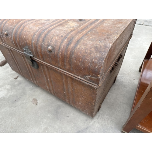 3031 - AN EDWARDIAN METALWARE TRAVELLING TRUNK