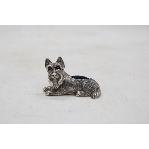 88 - A MARKED 925 SILVER SMALL PIN CUSHION IN THE FORM OF A MINIATURE SCHNAUZER