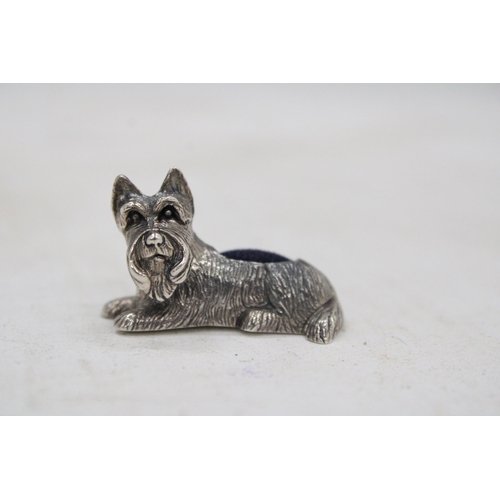 88 - A MARKED 925 SILVER SMALL PIN CUSHION IN THE FORM OF A MINIATURE SCHNAUZER