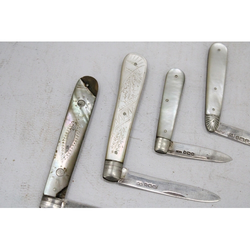 89 - FOUR STERLING SILVER AND MOTHER OF PEARL FRUIT KNIVES