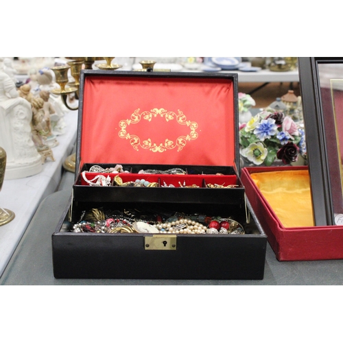 91 - A LARGE QUANTITY OF COSTUME JEWELLERY TO INCLUDE WATCHES, BROOCHES, BRACELETS, NECKLACES, EARRINGS, ... 