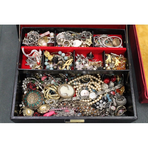 91 - A LARGE QUANTITY OF COSTUME JEWELLERY TO INCLUDE WATCHES, BROOCHES, BRACELETS, NECKLACES, EARRINGS, ... 