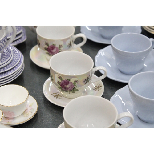 249 - A LARGE QUANTITY OF SMALL VINTAGE TEAWARE TO INCLUDE SMALL LIDDED TUREENS, CREAM JUGS, CUPS, SAUCERS... 