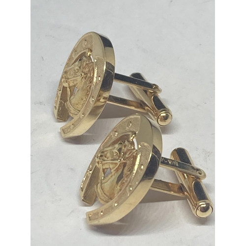 523 - A PAIR OF GOLDSMITHS MARKED 14 CARAT GOLD HORSESHEAD AND HORSE CUFFLINKS GROSS WEIGHT 9.5 GRAMS