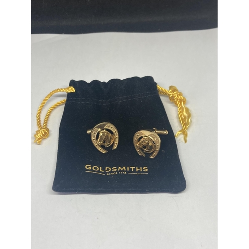 523 - A PAIR OF GOLDSMITHS MARKED 14 CARAT GOLD HORSESHEAD AND HORSE CUFFLINKS GROSS WEIGHT 9.5 GRAMS