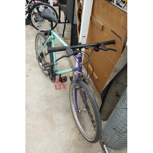 A RETRO RALEIGH ROCKET GENTS BIKE WITH 18 SPEED GEAR SYSTEM