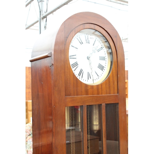 2873 - AN EARLY 20TH CENTURY MAHOGANY HALL LONGCASE CLOCK WITH THREE WEIGHTS, GLAZED DOOR AND ROMAN NUMERAL... 