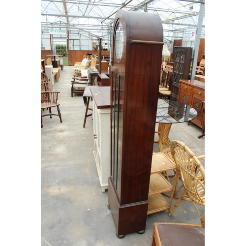 2873 - AN EARLY 20TH CENTURY MAHOGANY HALL LONGCASE CLOCK WITH THREE WEIGHTS, GLAZED DOOR AND ROMAN NUMERAL... 