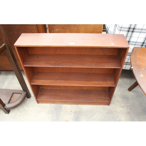 2877 - A THREE TIER OPEN BOOKCASE, 36