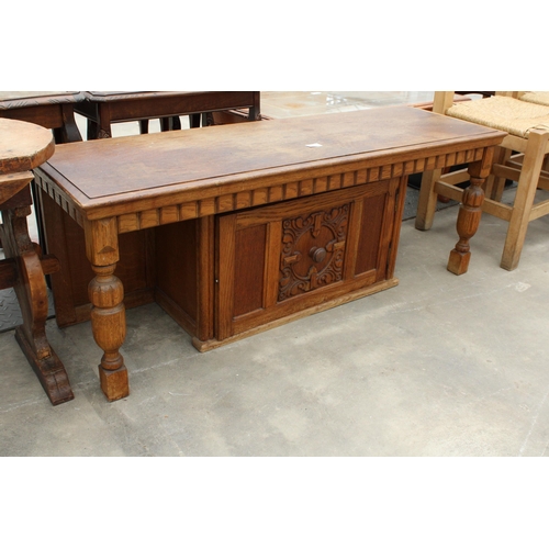 2888 - A 20TH CENTURY OAK COURT CUPBOARD TOP AND SMALL OVAL DROP-LEAF TABLE