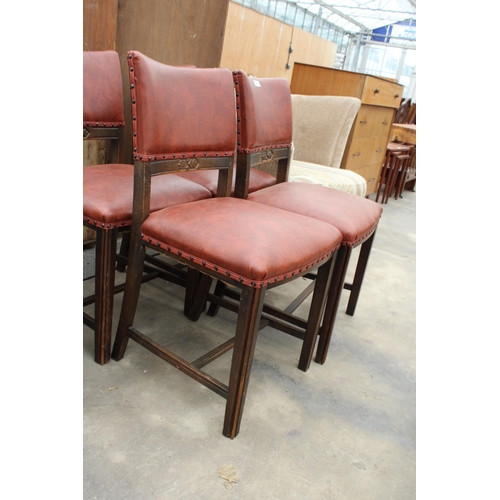 2899 - A SET OF FOUR OAK MID 20TH CENTURY DINING CHAIRS