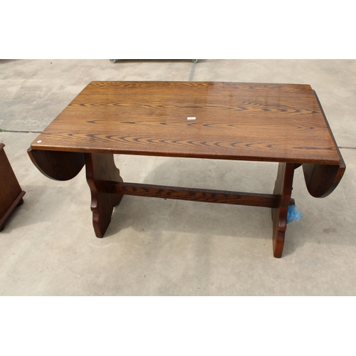 3043 - AN OAK REFECTORY STYLE DINING TABLE WITH DROP LEAVES, 78