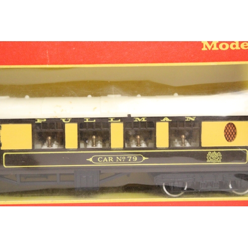 306 - THREE OO GAUGE HORNBY CARRIAGES TO INCLUDE A LNER SLEEPER COACH, PULLMAN 1ST CLASS (JANE) AND PULLMA... 