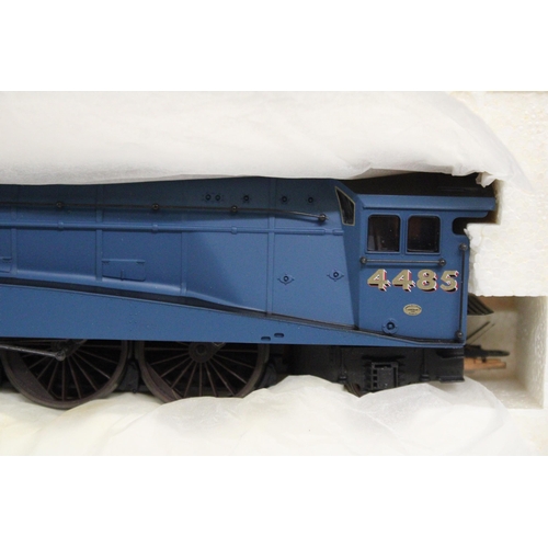 308 - A HORNBY OO GAUGE LNER 4-6-2 CLASS A4 LOCOMOTIVE, '4485 KESTREL' MODEL NO. R2154 - BOXED