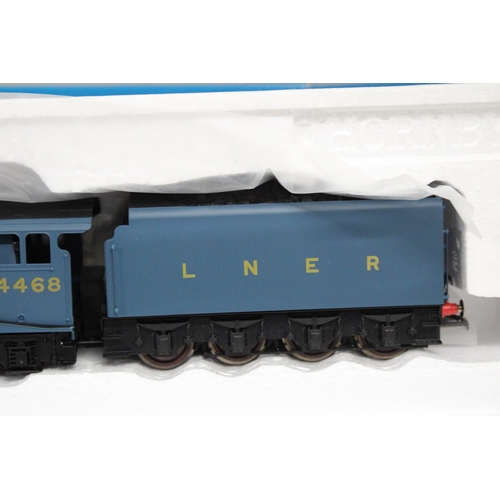 311 - A HORNBY OO GAUGE 'MALLARD', LNER CLASS A4 - R3371, AS NEW IN BOX