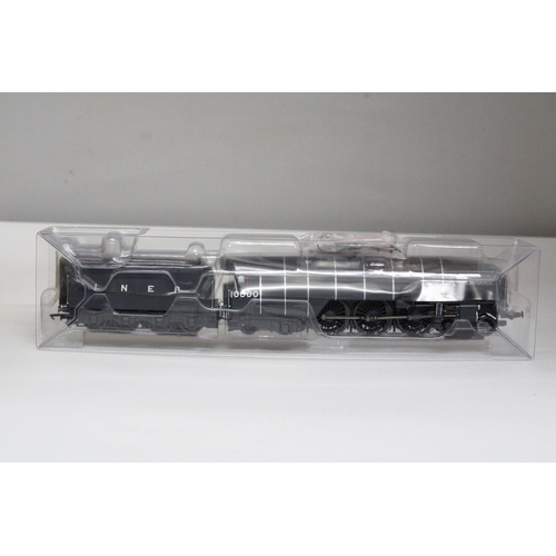 317 - A HORNBY OO GAUGE LNER CLASS W1, 'HUSH HUSH' 4-6-4 'BRITISH ENTERPRISE' - R3841, AS NEW IN BOX