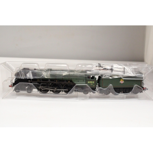 318 - A HORNBY OO GAUGE EARLY BR THOMPSON CLASS A2/3, 4-6-2 'STEADY AIM', R3834 LOCOMOTIVE, AS NEW IN BOX