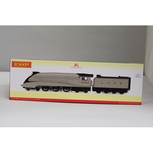 324 - A HORNBY OO GAUGE LNER REBUILT CLASS W1 4-6-4 LOCOMOTIVE, R3978 - AS NEW IN BOX