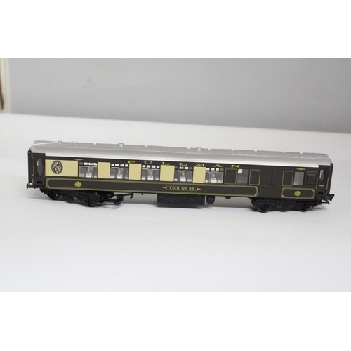 327 - THREE OO GAUGE CARRIAGES TO INCLUDE TWO BACHMANN AND ONE HORNBY