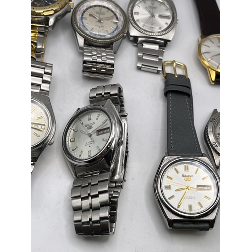 601 - TEN VINTAGE SEIKO WATCHES INCLUDING WORLD TIME AND AUTOMATIC EXAMPLES, SOME WORKING AT TIME OF CATAL... 