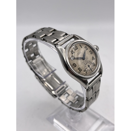 606 - A GENTLEMAN'S EARLY ROLEX OYSTER STAINLESS STEEL WRISTWATCH - DIAMETER 33 MM INCLUDING CROWN WINDER