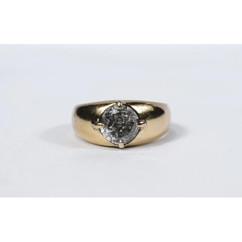 610 - A HEAVY HALLMARKED 18 CARAT GOLD DRESS RING SET WITH A SINGLE DIAMOND, BELIEVED 2.25 CARAT PLUS (DIA... 