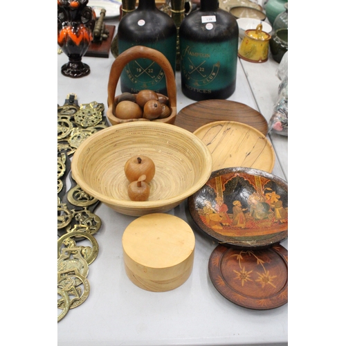 140 - A QUANTITY OF TREEN ITEMS TO INCLUDE BOWLS, A BASKET OF FRUIT, PLATES, ETC