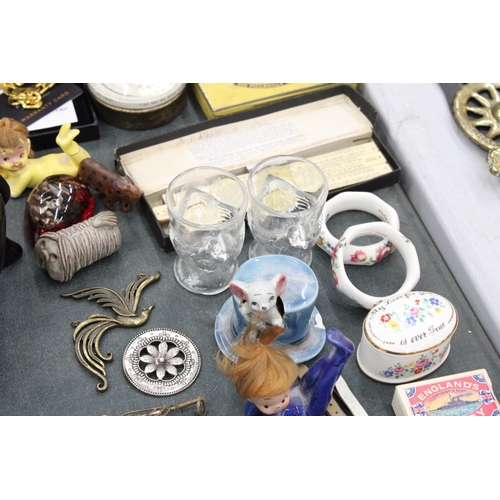 142 - A LARGE QUANTITY OF VINTAGE COLLECTABLES TO INCLUDE COSTUME JEWELLERY, BOXES, ANIMAL FIGURES, WATCHE... 