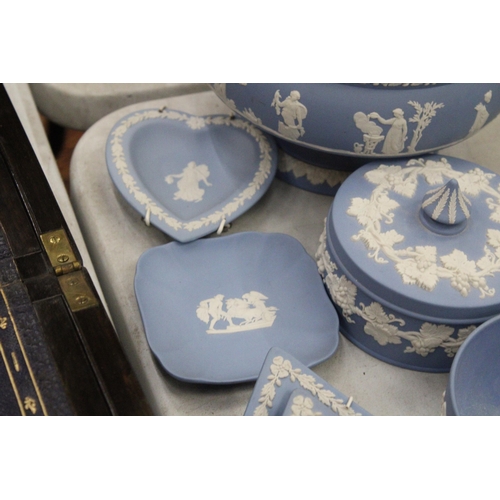 178 - A QUANTITY OF WEDGWOOD POWDER BLUE JASPERWARE TO INCLUDE PIN DISHES, LIDDED TRINKET BOX, FOOTED FRUI... 