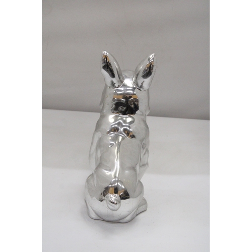 180 - A LARGE SITTING CHROME BULLDOG - 30 CM