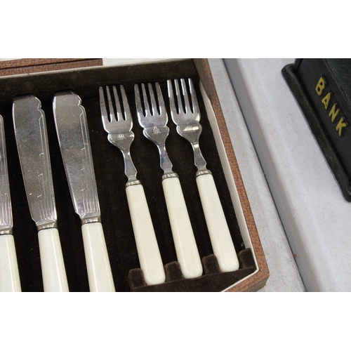 187 - AN ART DECO FULL CANTEEN OF CUTLERY KNIVES AND FORKS BY FIRTH STAYBRITE