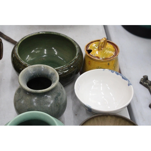 116 - A COLLECTION OF STUDIO POTTERY VASES AND BOWLS PLUS A CHEESE PLATE AND GLASS DOME